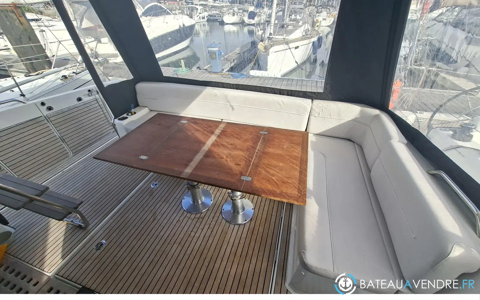 slider 7 Beneteau Antares 12