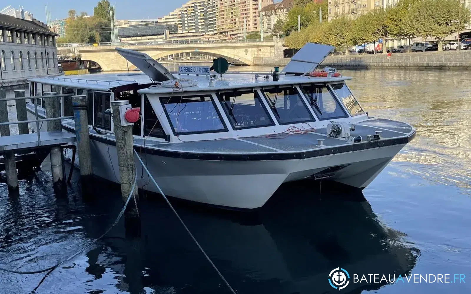 slider 0 Chavannes Suisse Catamaran Alu
