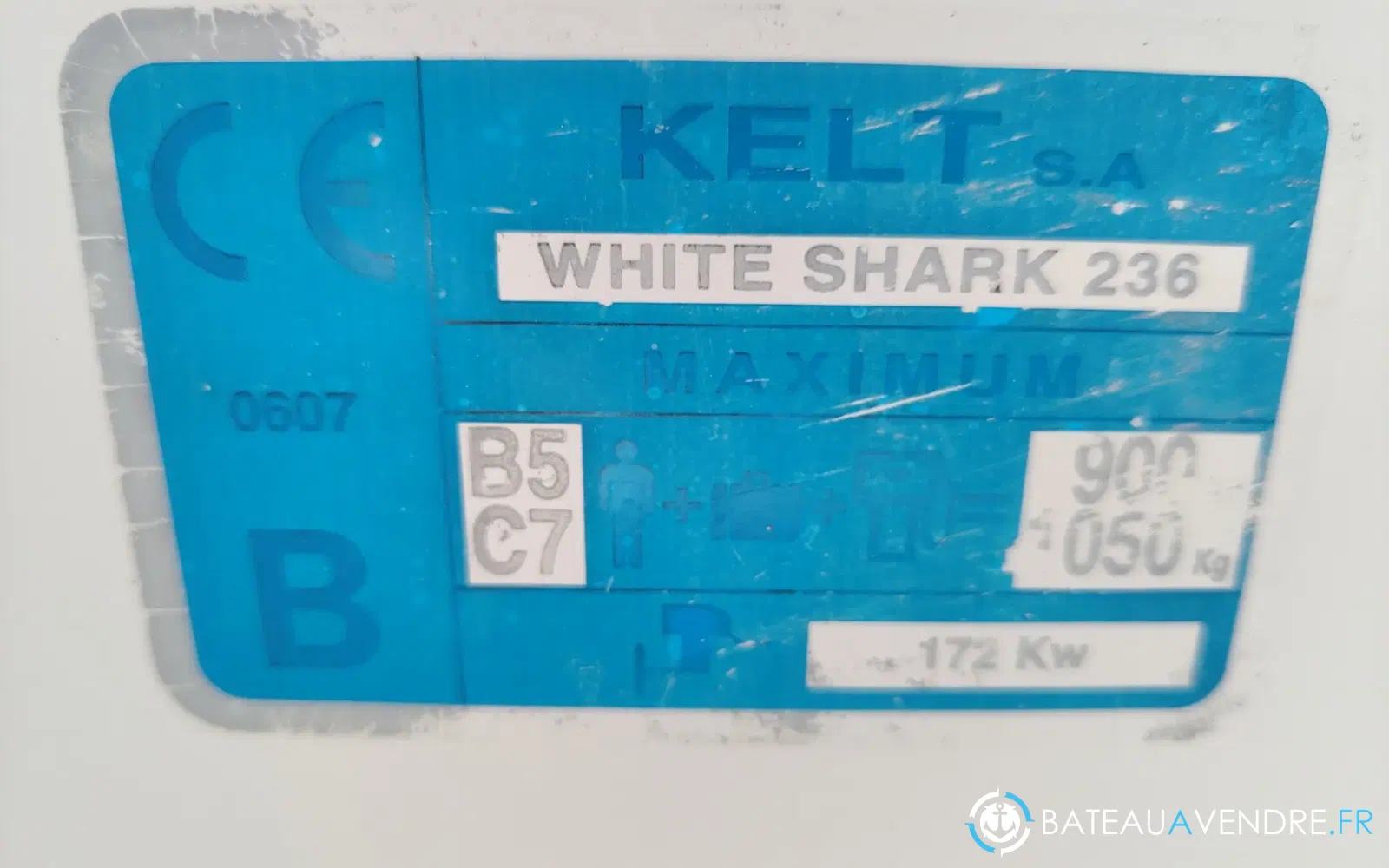 slider 20 Kelt White Shark 236