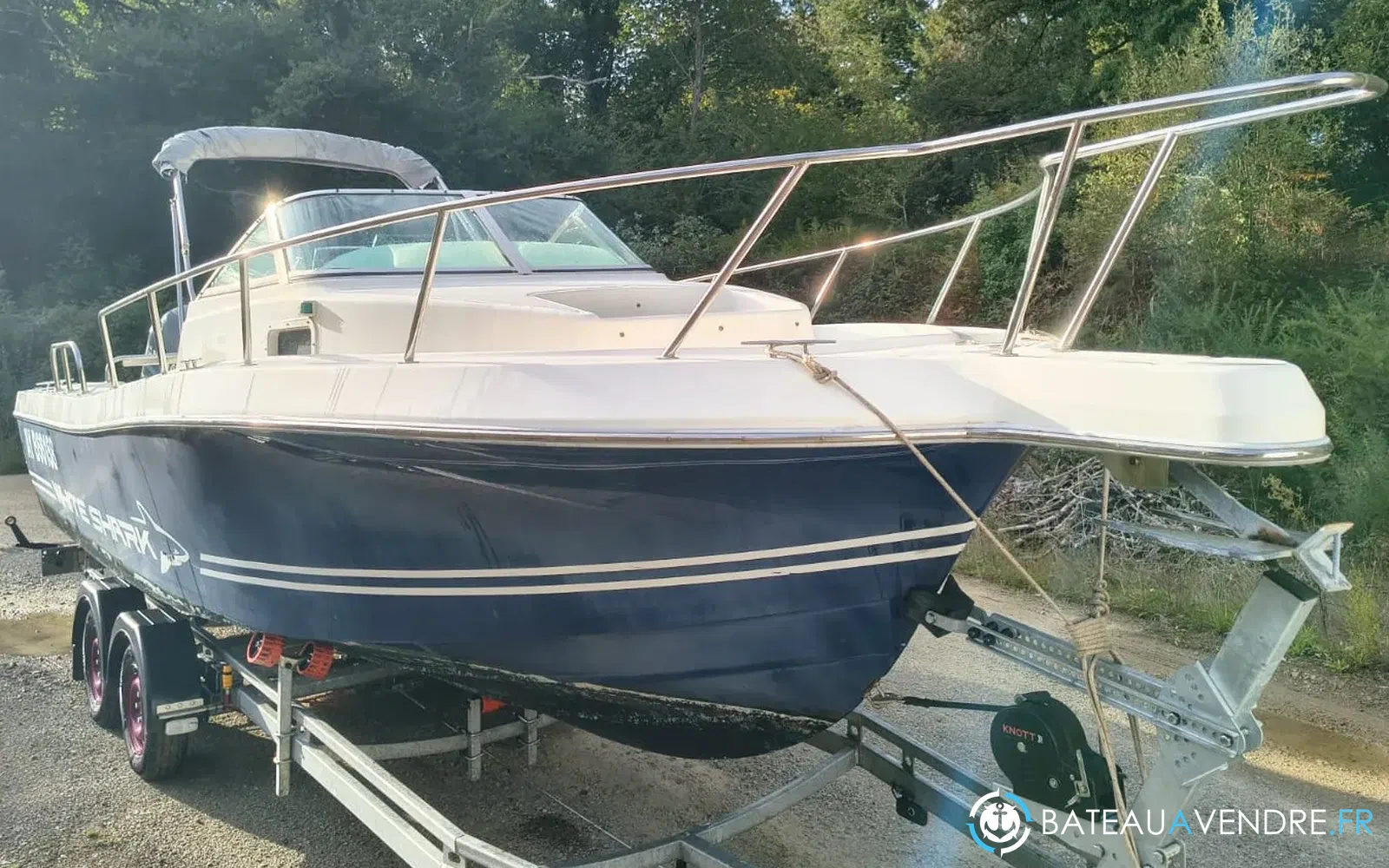 slider 2 Kelt White Shark 236