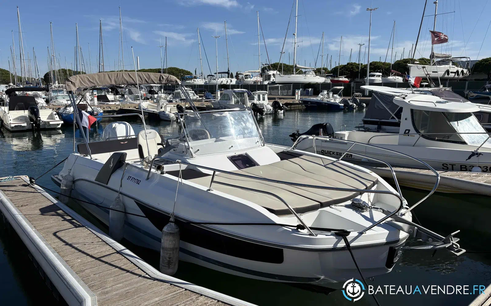 slider 1 Beneteau Flyer 7.7 SUNdeck
