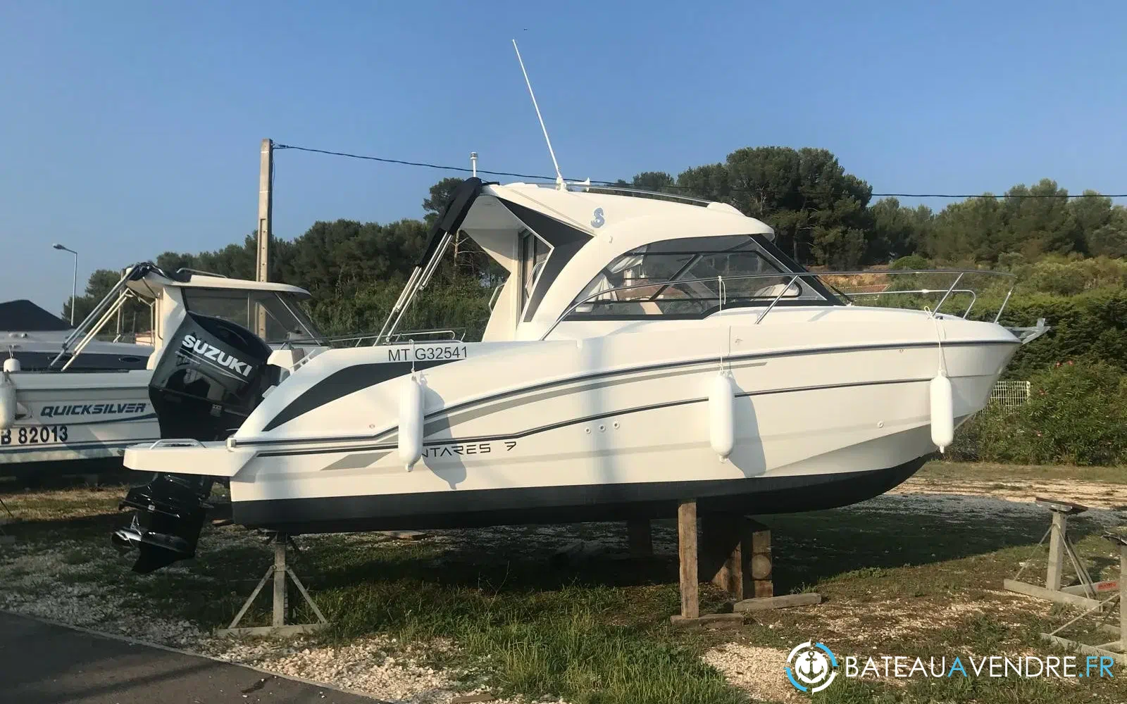 slider 3 Beneteau Antares 7 OB