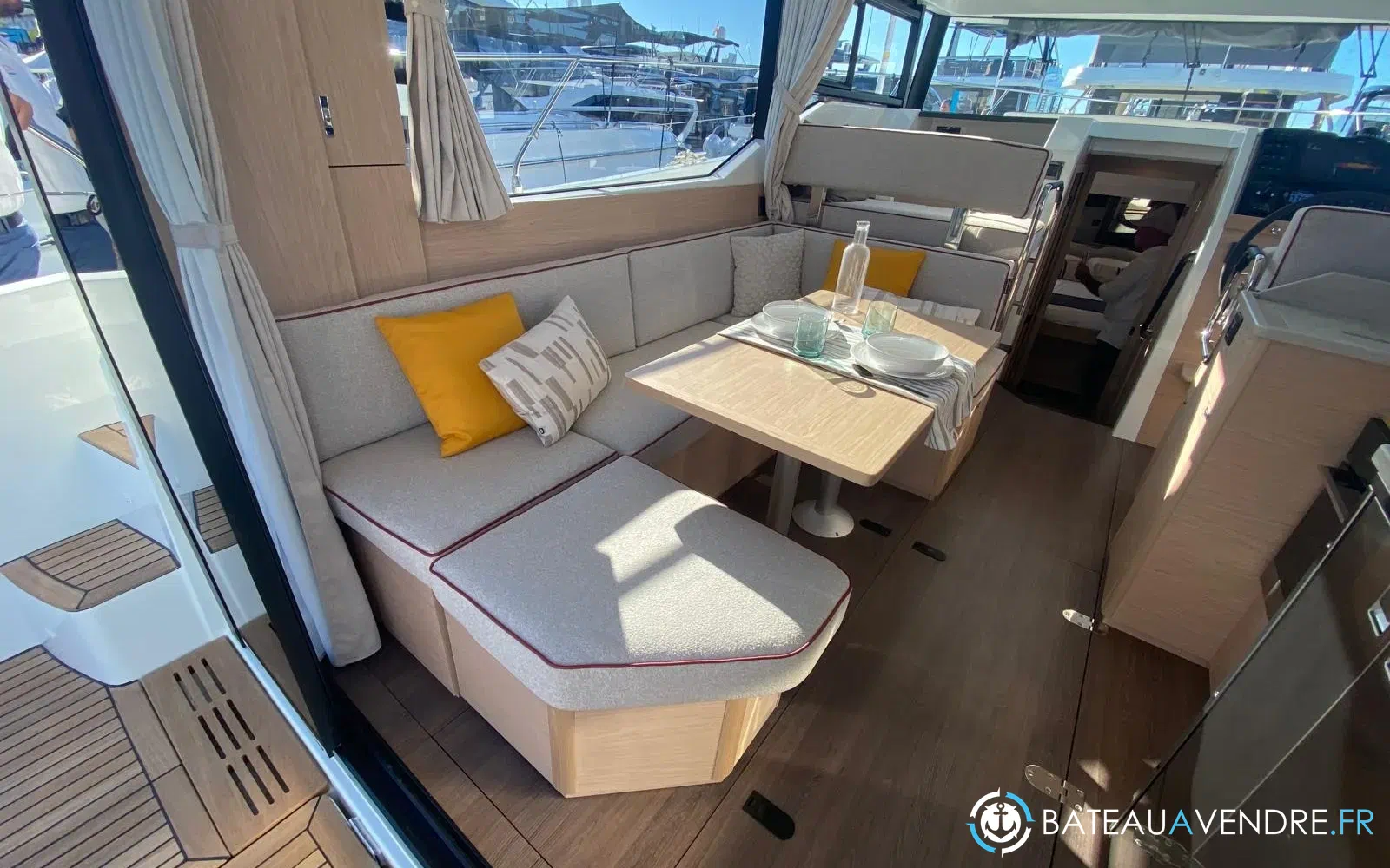 slider 9 Beneteau Swift Trawler 37 Fly