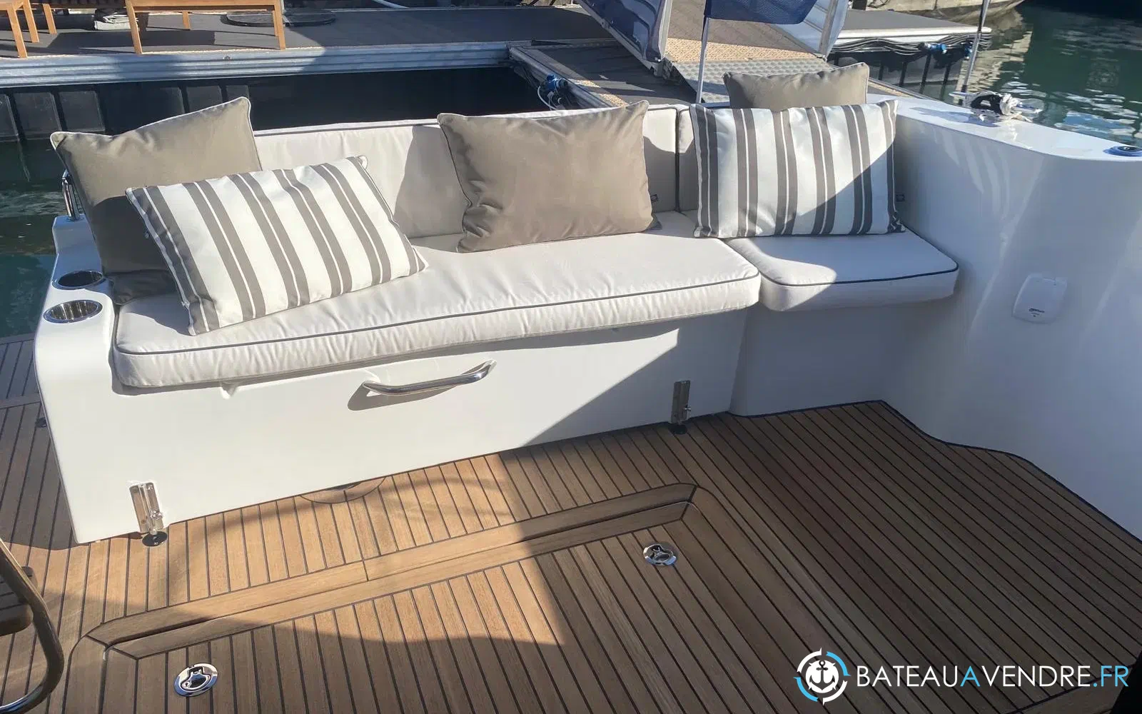 slider 14 Beneteau Swift Trawler 37 Fly