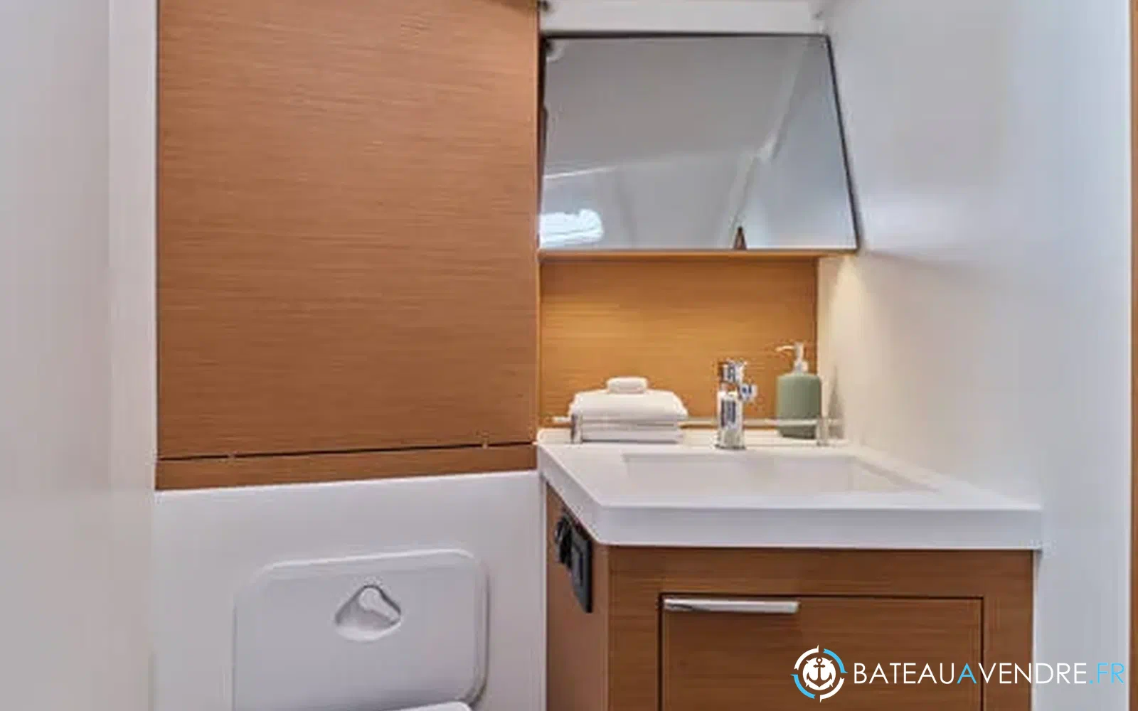 slider 5 Beneteau First 44