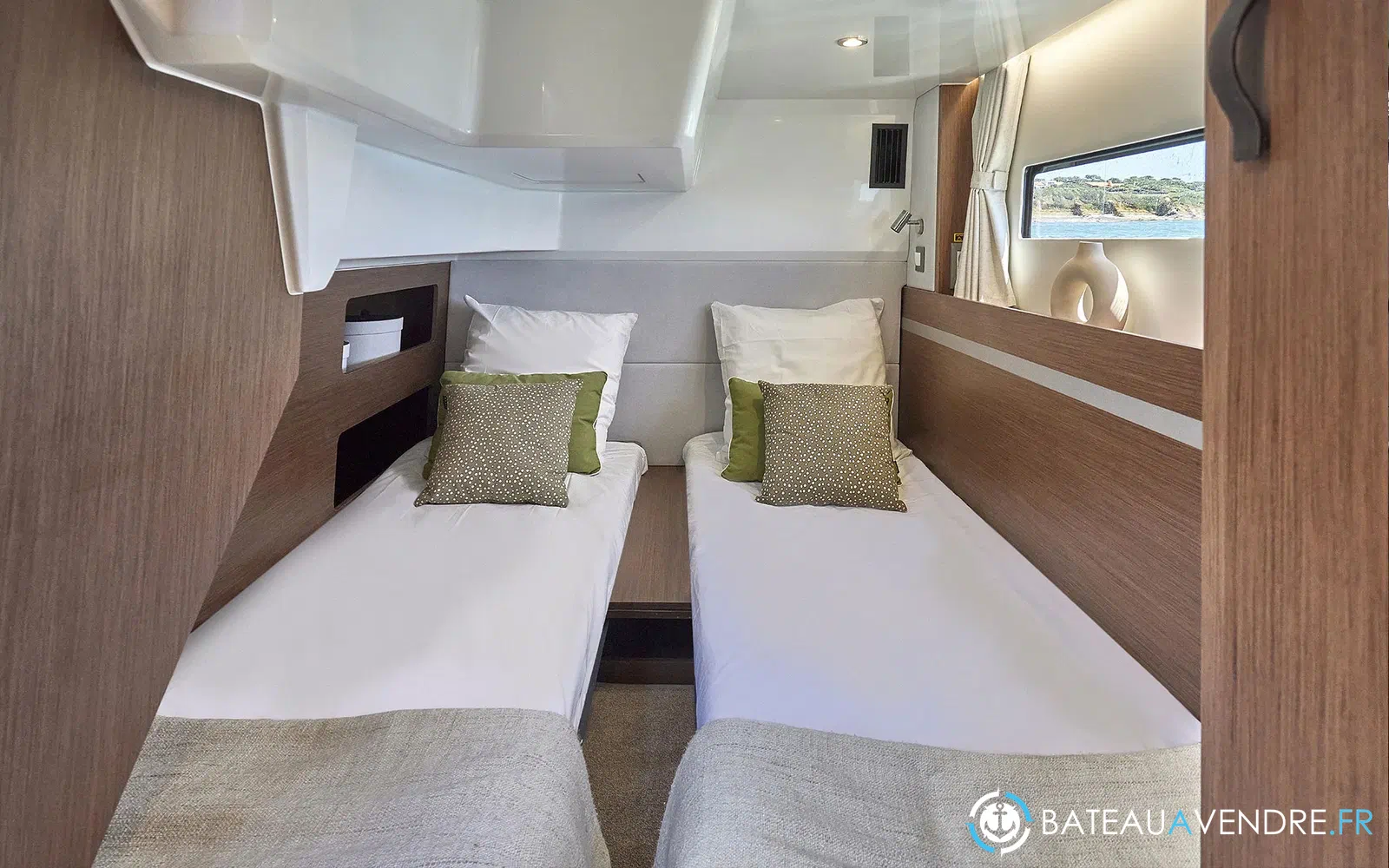 slider 4 Beneteau Antares 12