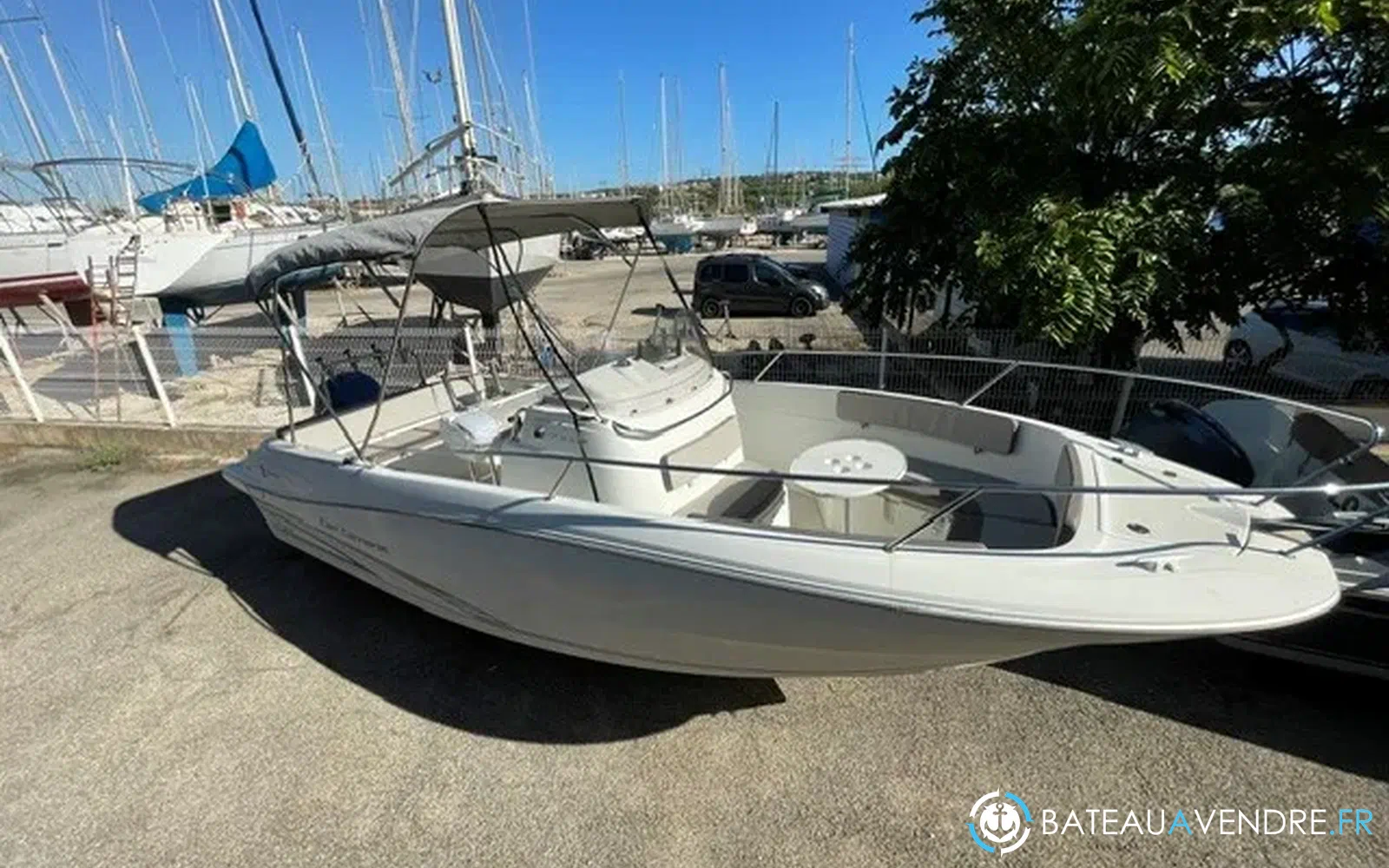 slider 0 Jeanneau Cap Camarat 7.5 CC