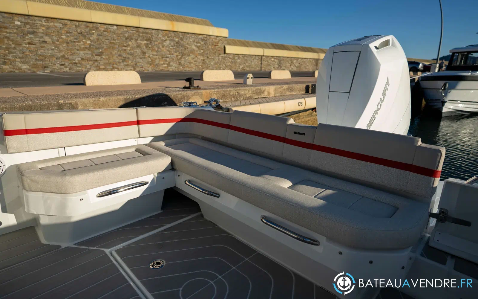 slider 11 Wellcraft 28 T-Top
