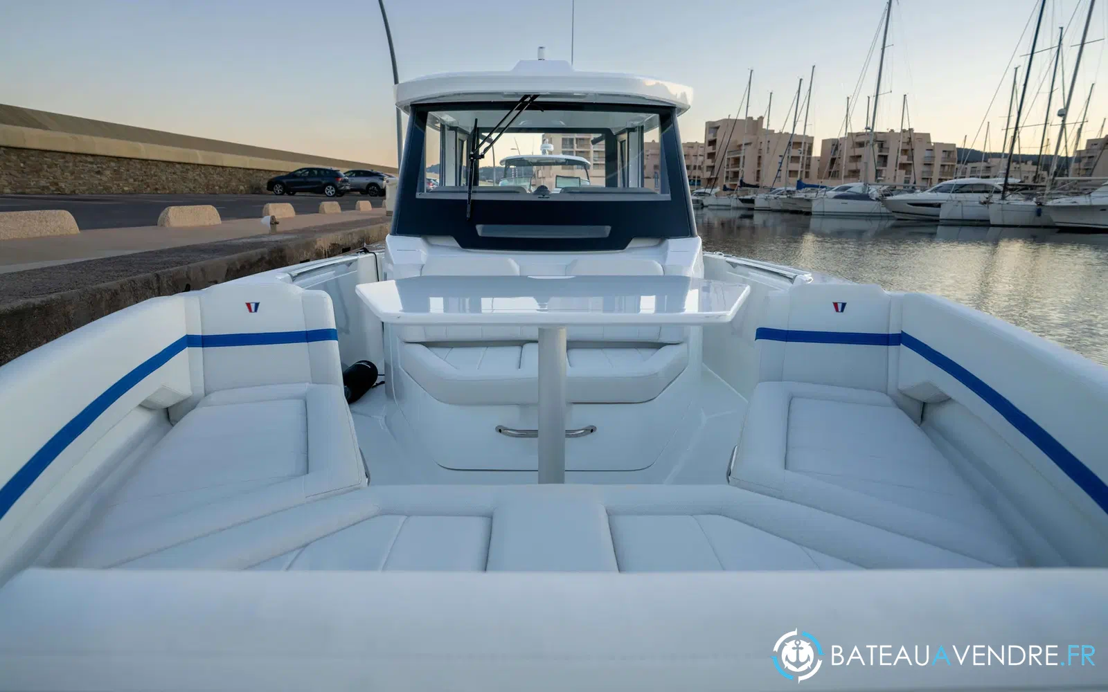 slider 3 Wellcraft 28 Explorer