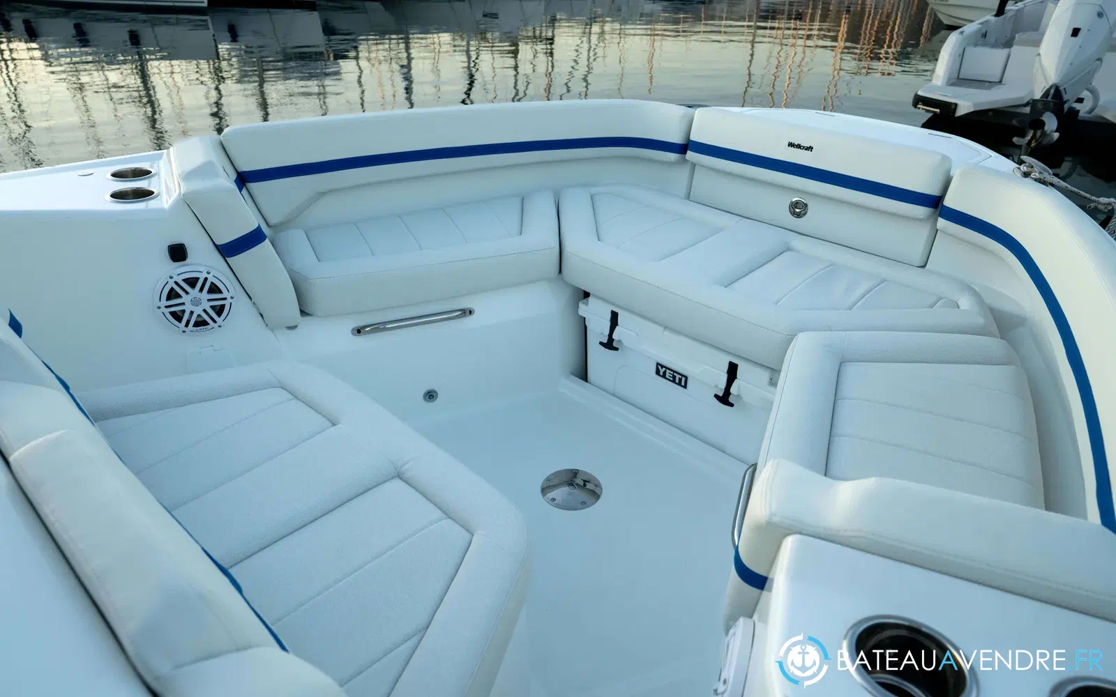 slider 4 Wellcraft 28 Explorer