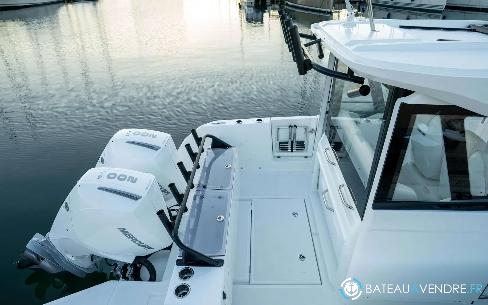 slider 5 Wellcraft 28 Explorer