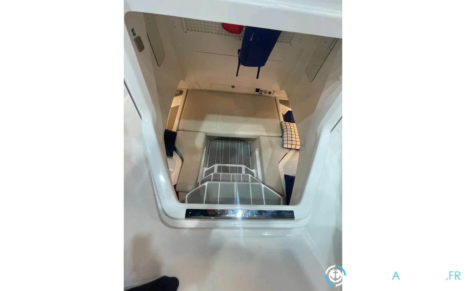 slider 16 Wellcraft 28 T-Top