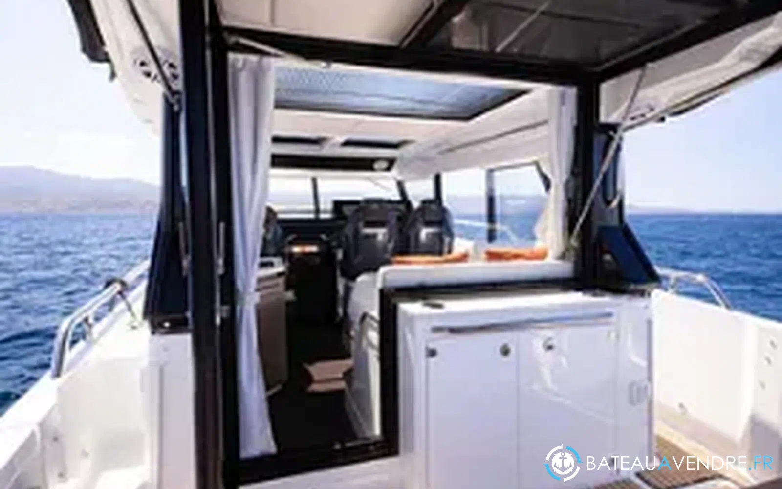 slider 9 Wellcraft 38 Explorer