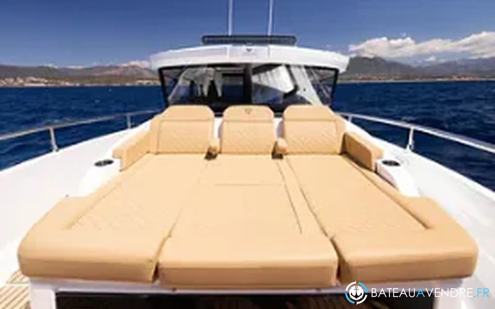 slider 5 Wellcraft 38 Explorer