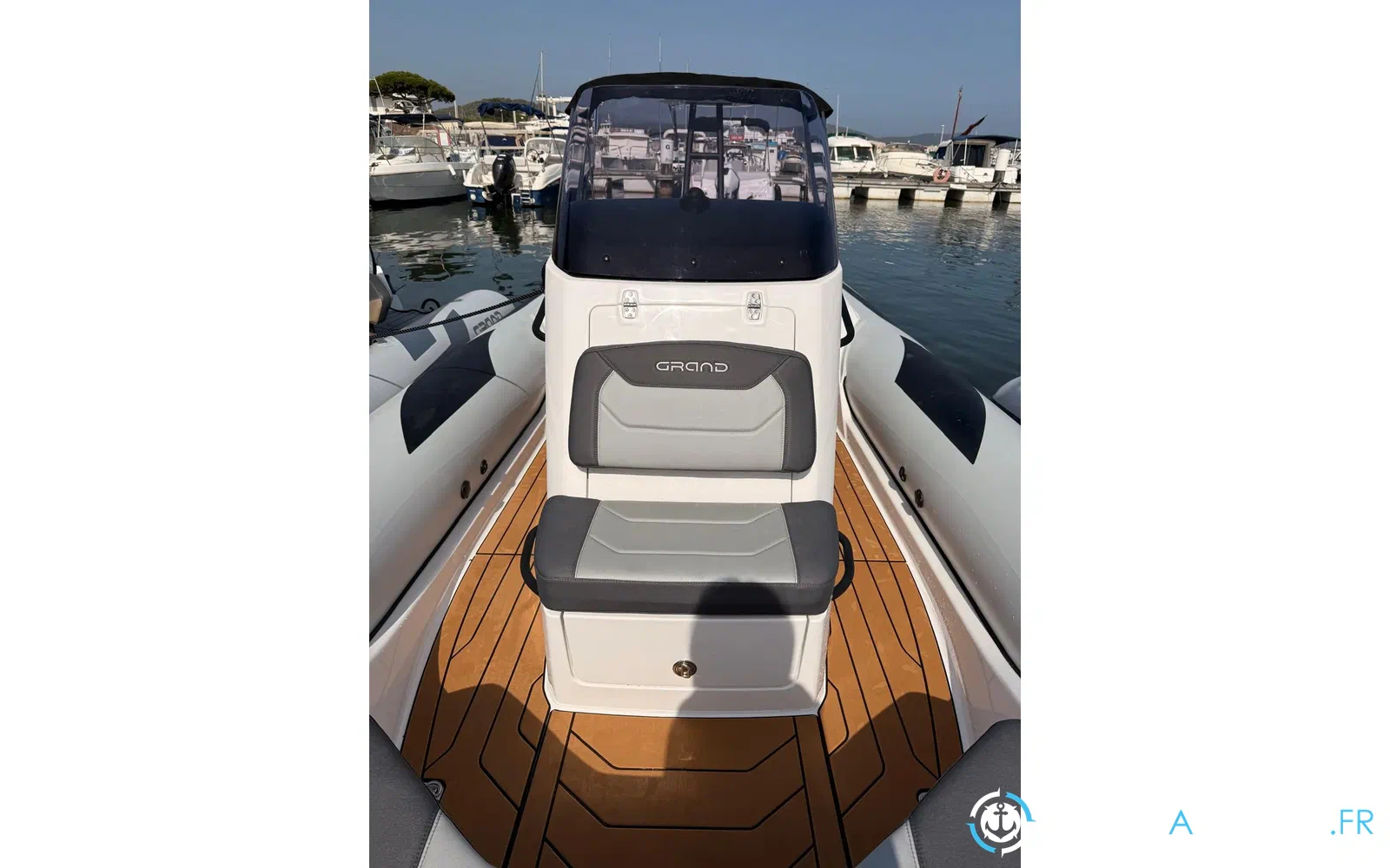 slider 4 Grand Golden Line G750