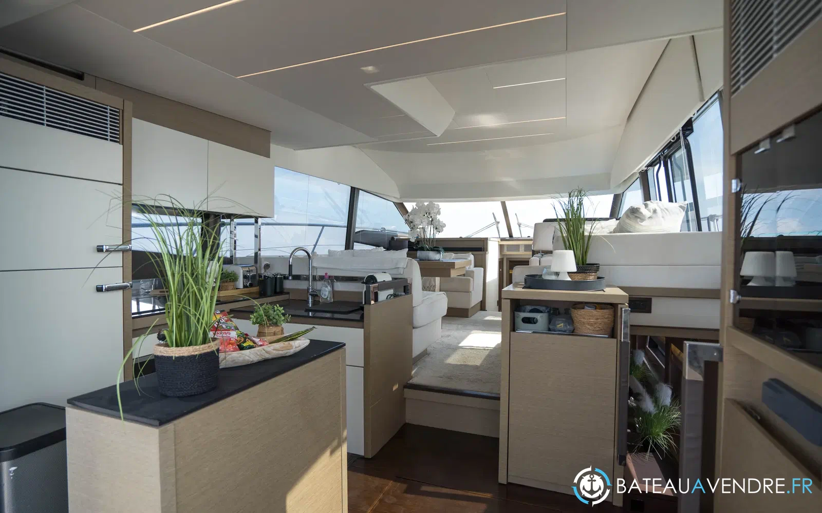 slider 9 Prestige Yachts 520 Fly