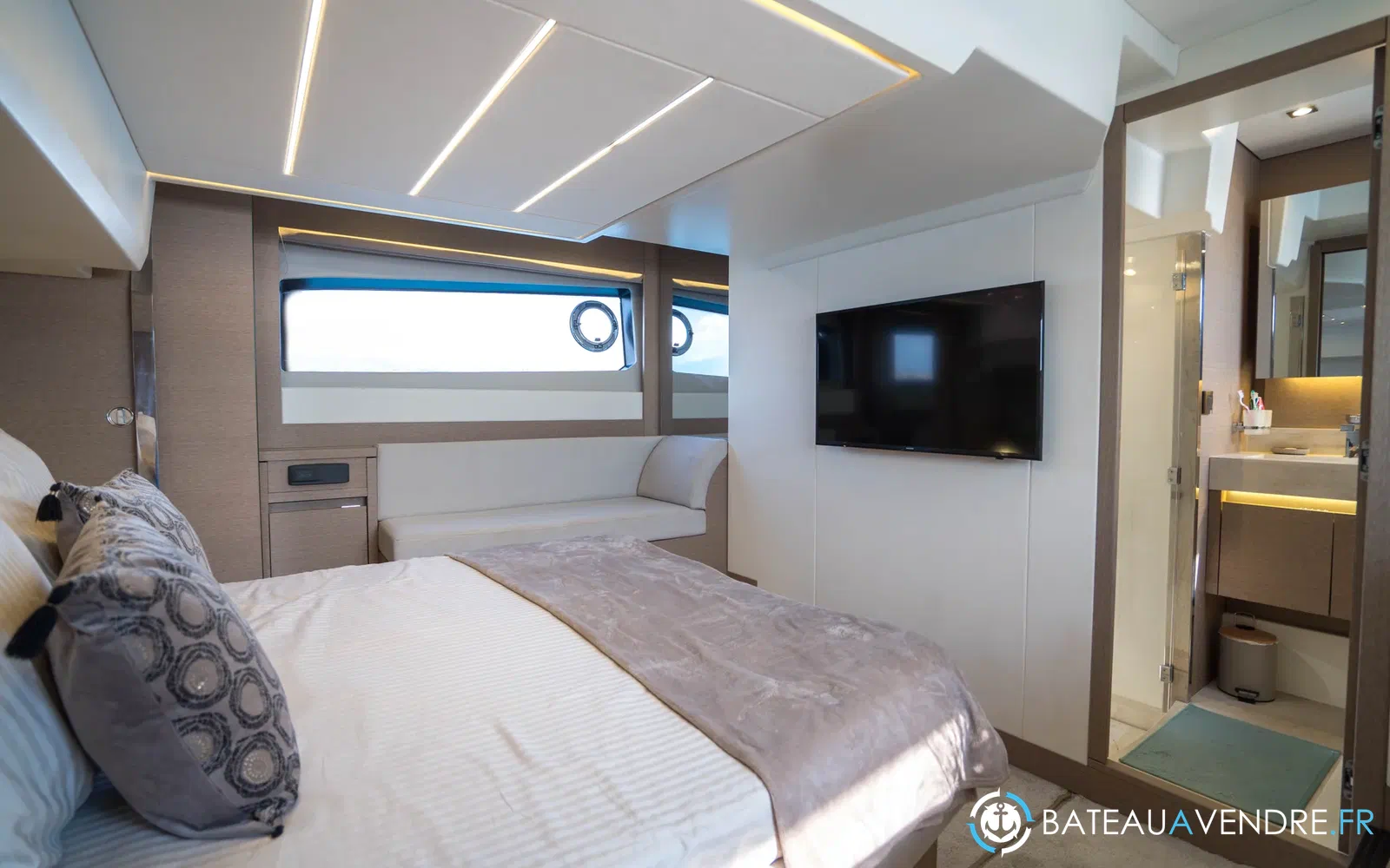 slider 12 Prestige Yachts 520 Fly