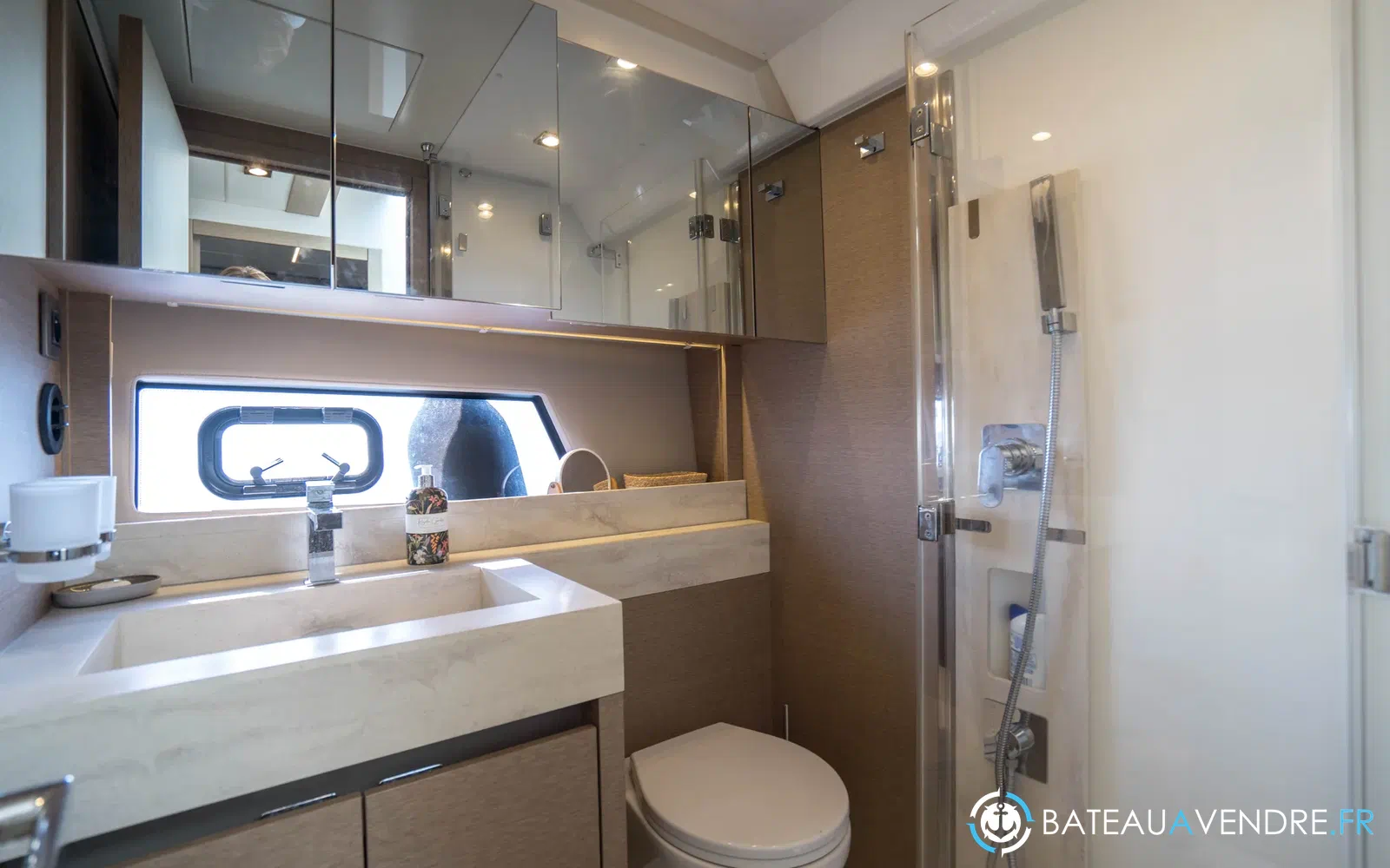 slider 18 Prestige Yachts 520 Fly