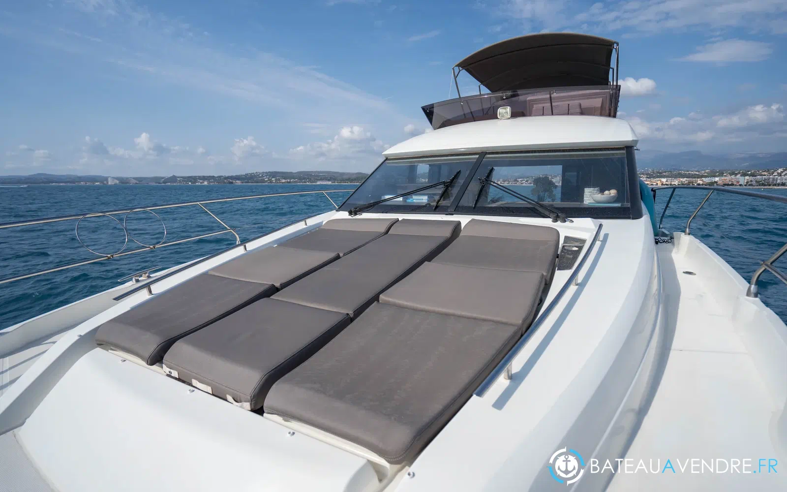 slider 24 Prestige Yachts 520 Fly