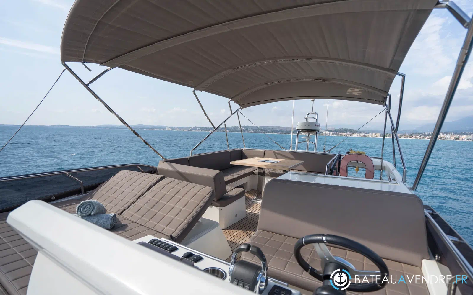 slider 30 Prestige Yachts 520 Fly