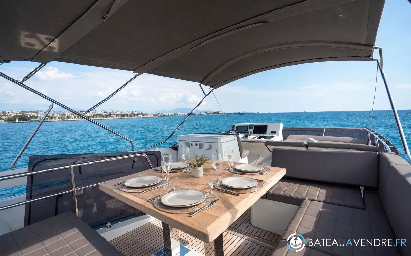 slider 31 Prestige Yachts 520 Fly