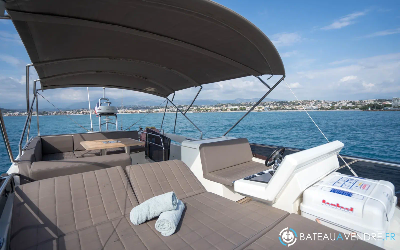 slider 32 Prestige Yachts 520 Fly