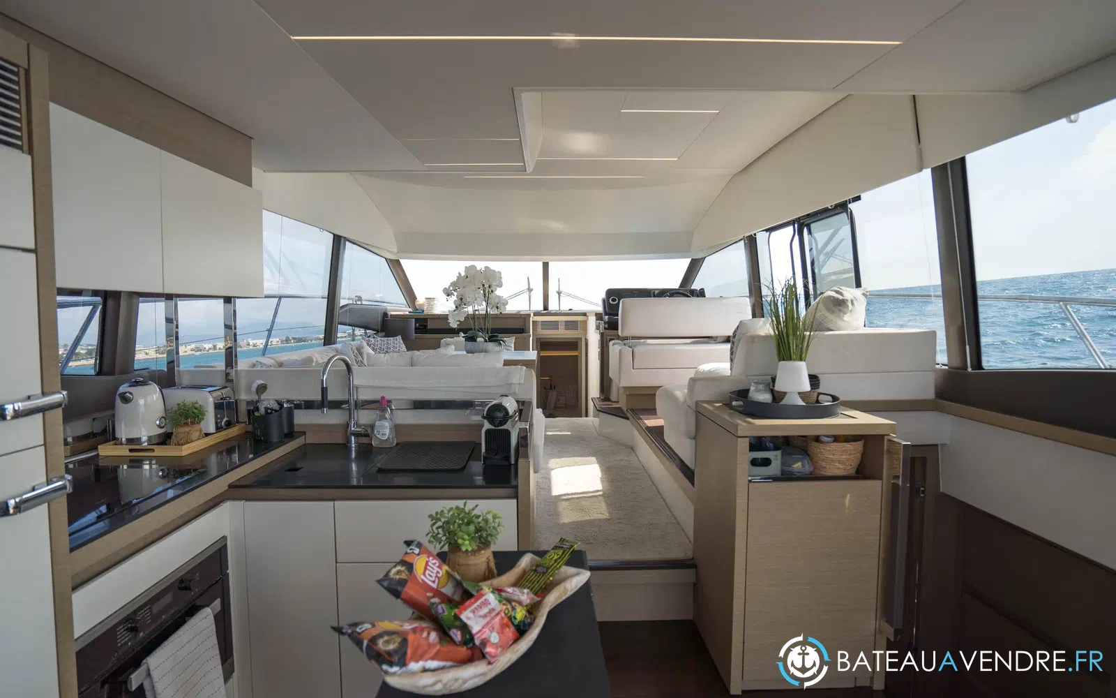 slider 5 Prestige Yachts 520 Fly
