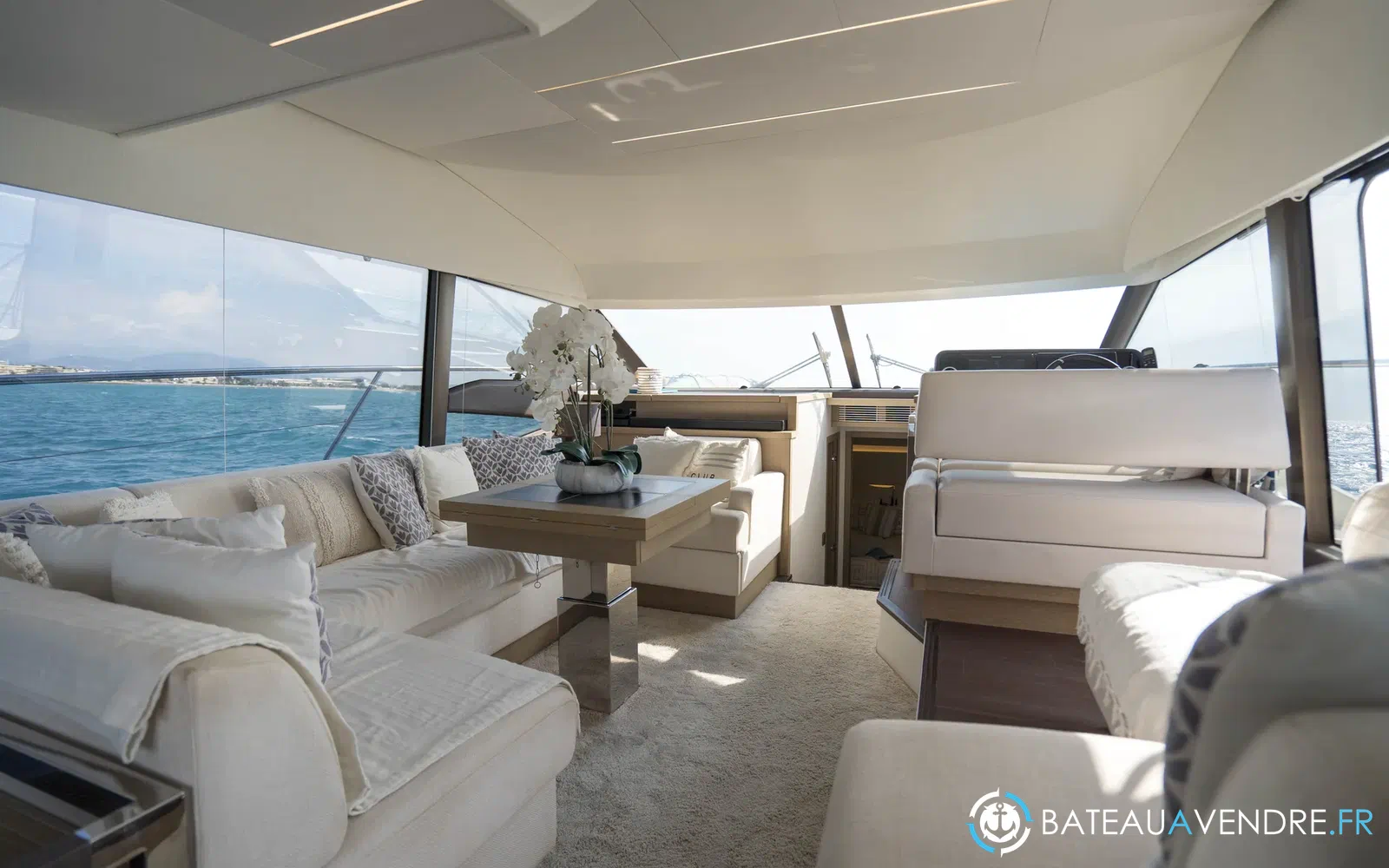 slider 6 Prestige Yachts 520 Fly