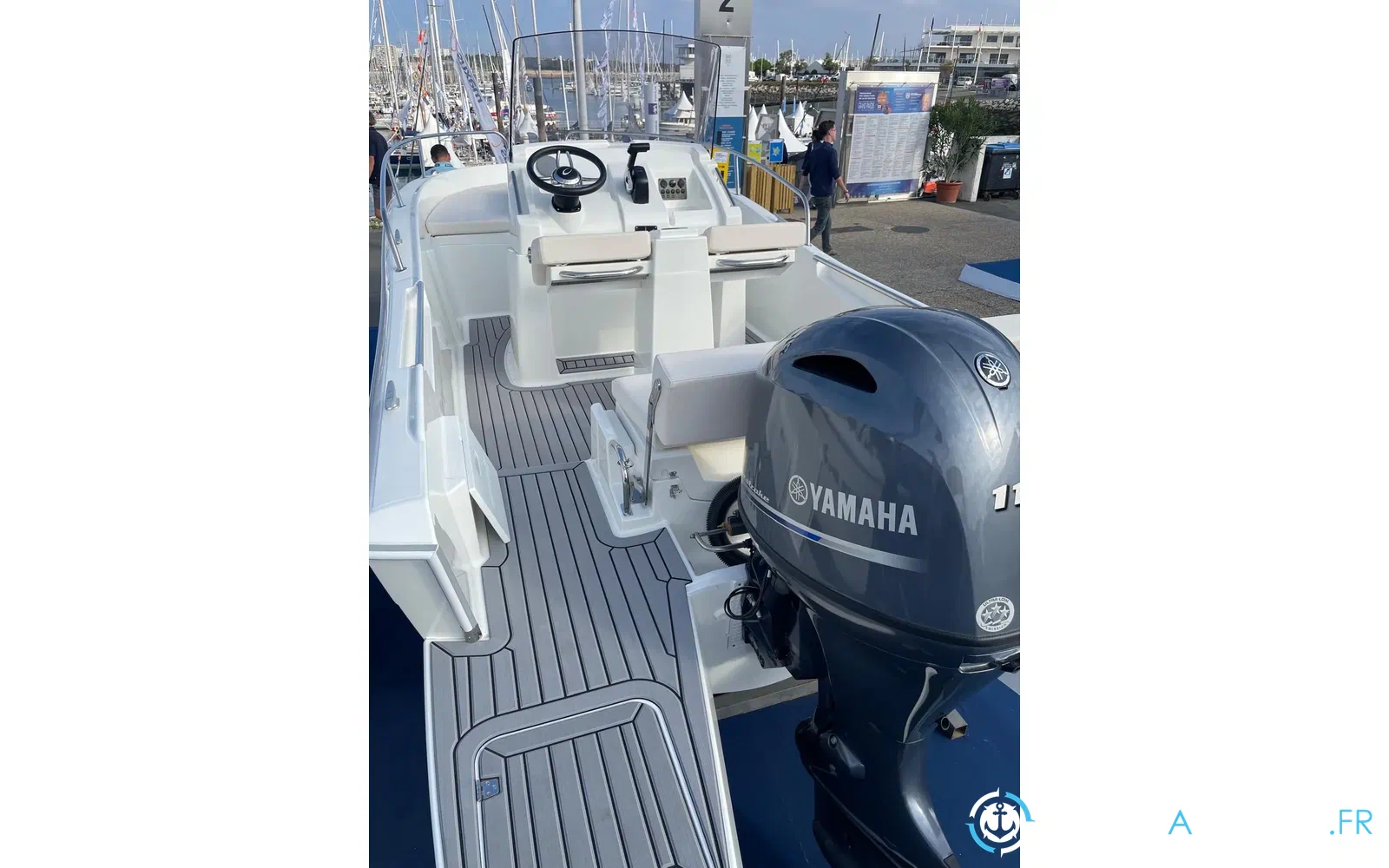 slider 3 White Shark 190 CC