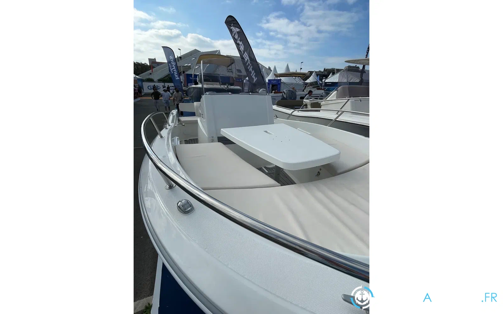 slider 4 White Shark 190 CC
