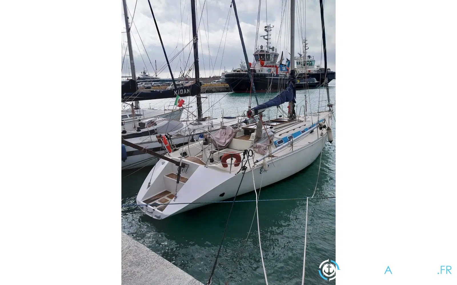 slider 0 Elan Motoryachts Elan 43