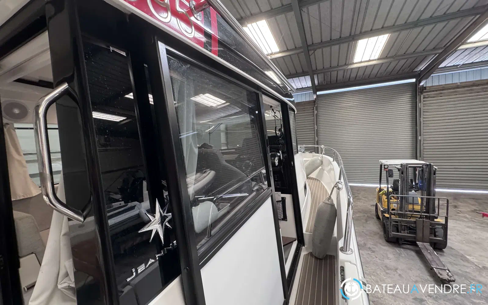 slider 3 Jeanneau Merry Fisher 895 Sport