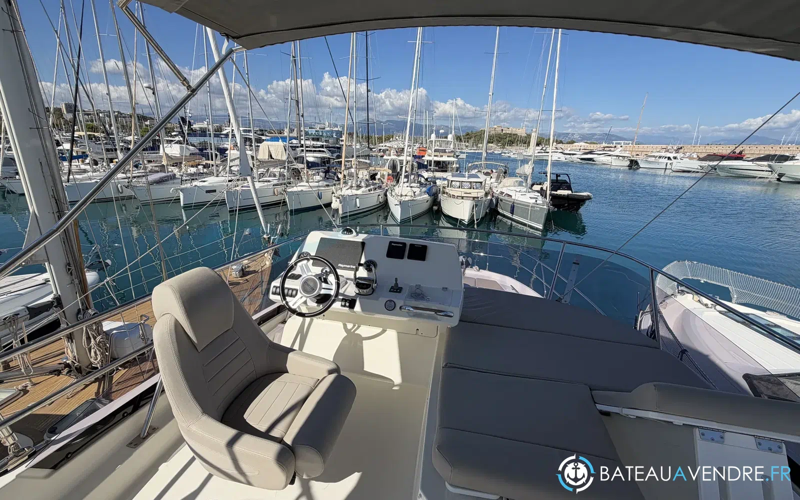 slider 10 Prestige Yachts 420 Fly