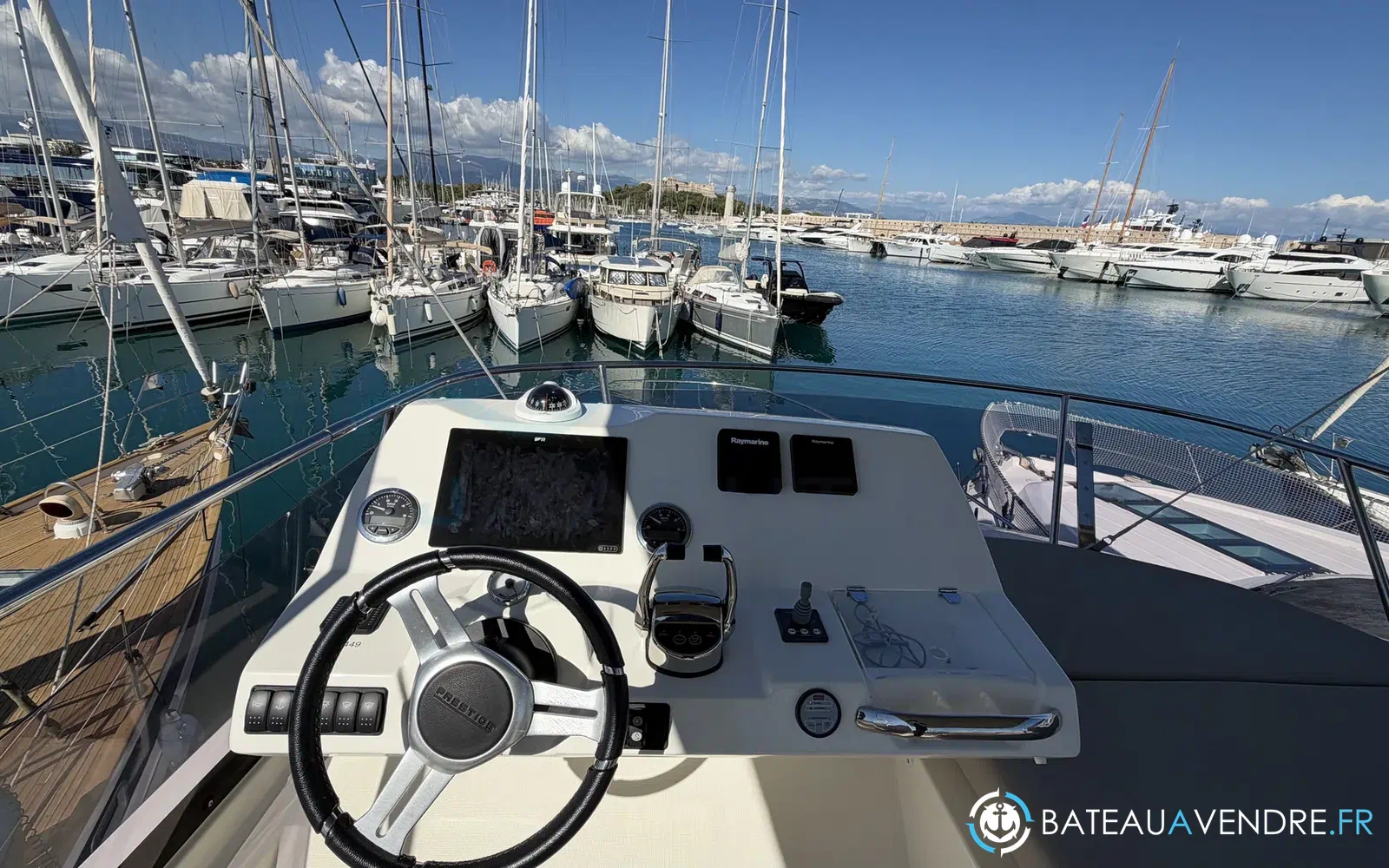 slider 11 Prestige Yachts 420 Fly
