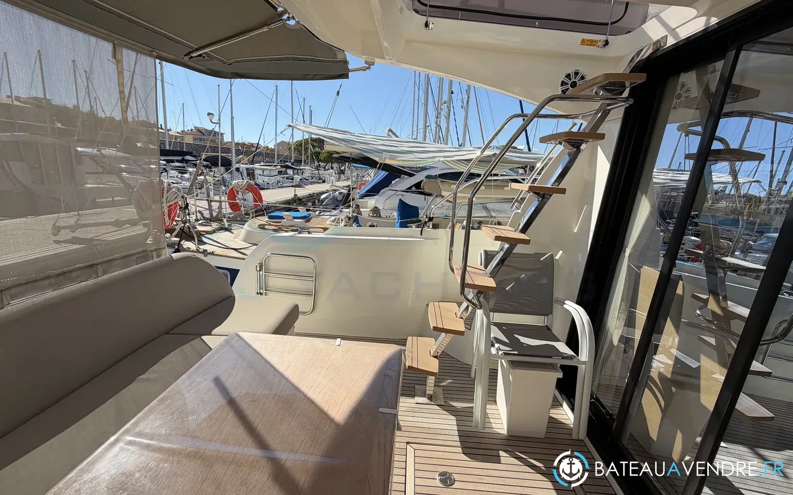 slider 16 Prestige Yachts 420 Fly