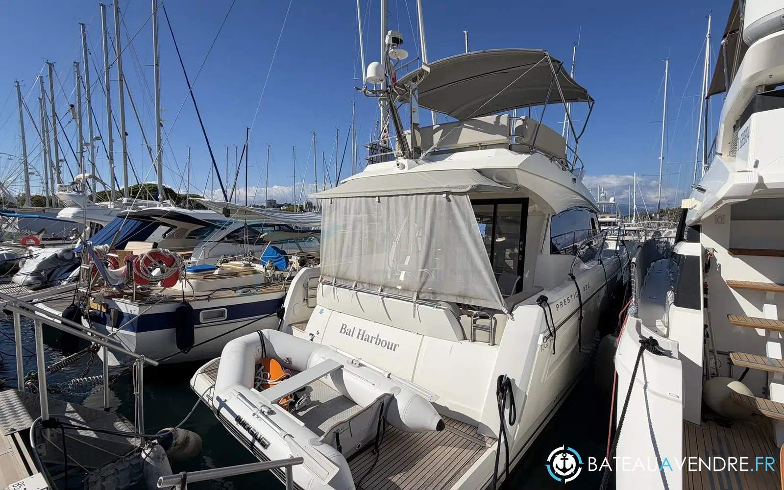 slider 1 Prestige Yachts 420 Fly