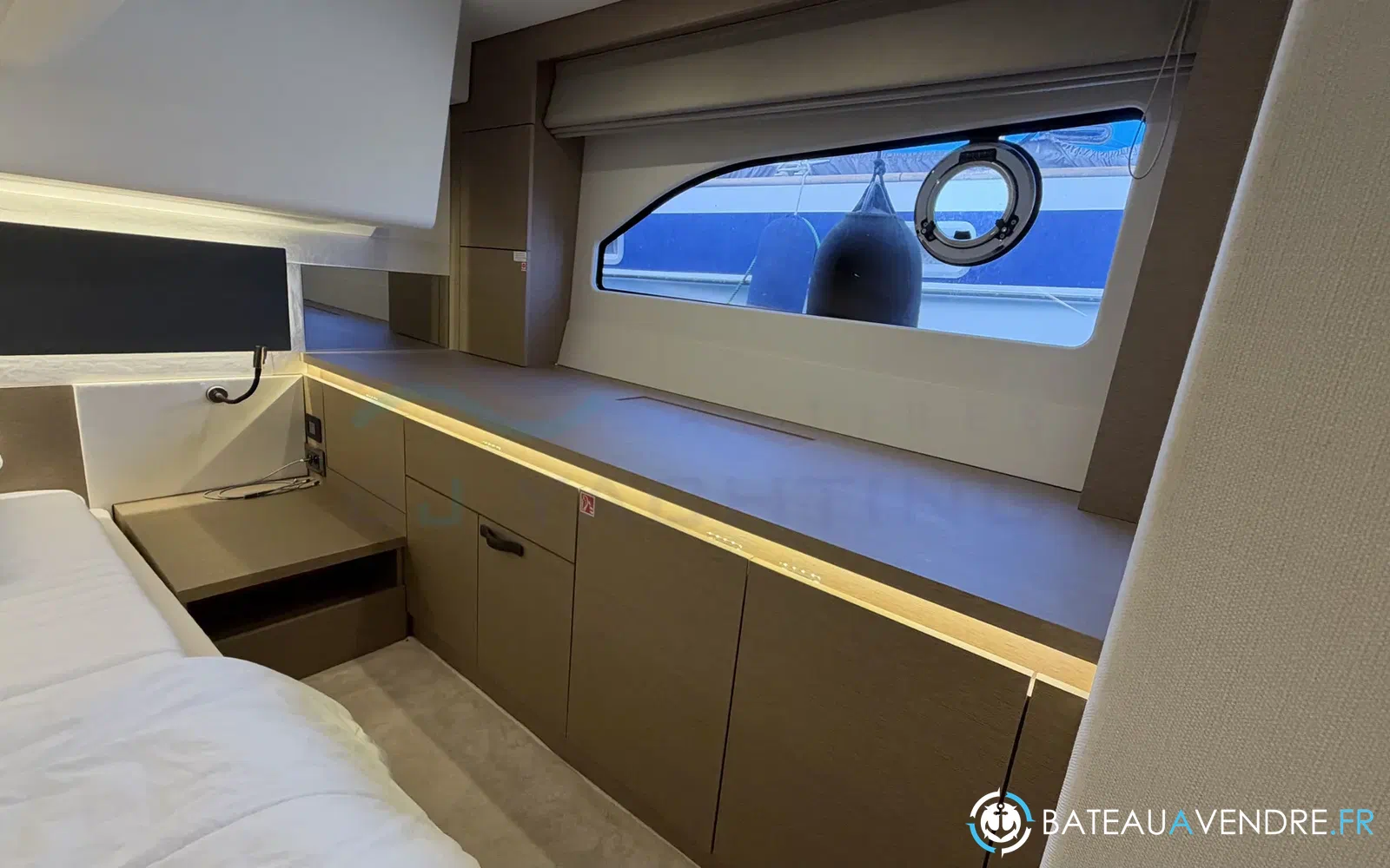 slider 32 Prestige Yachts 420 Fly