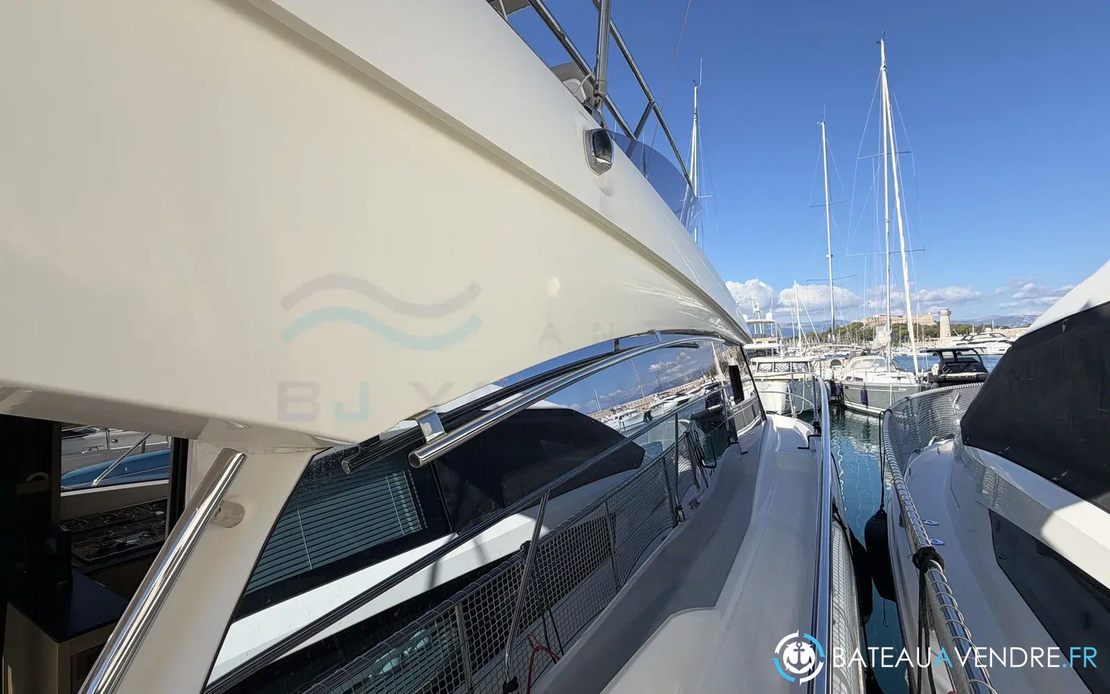 slider 5 Prestige Yachts 420 Fly