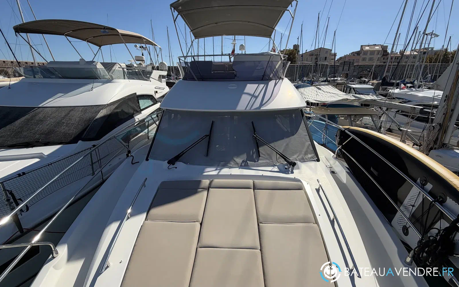 slider 8 Prestige Yachts 420 Fly