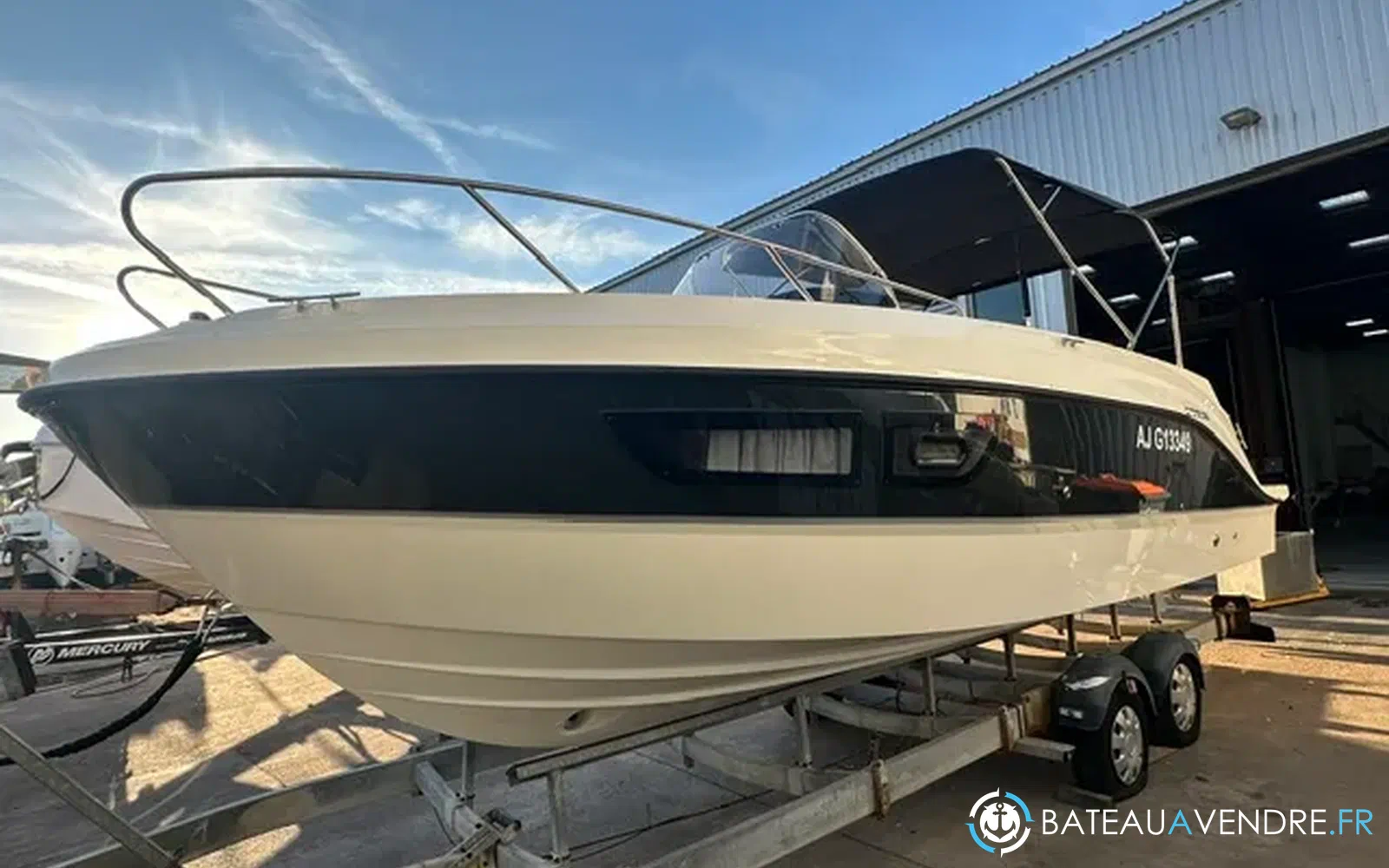 slider 0 Quicksilver 805 Sundeck