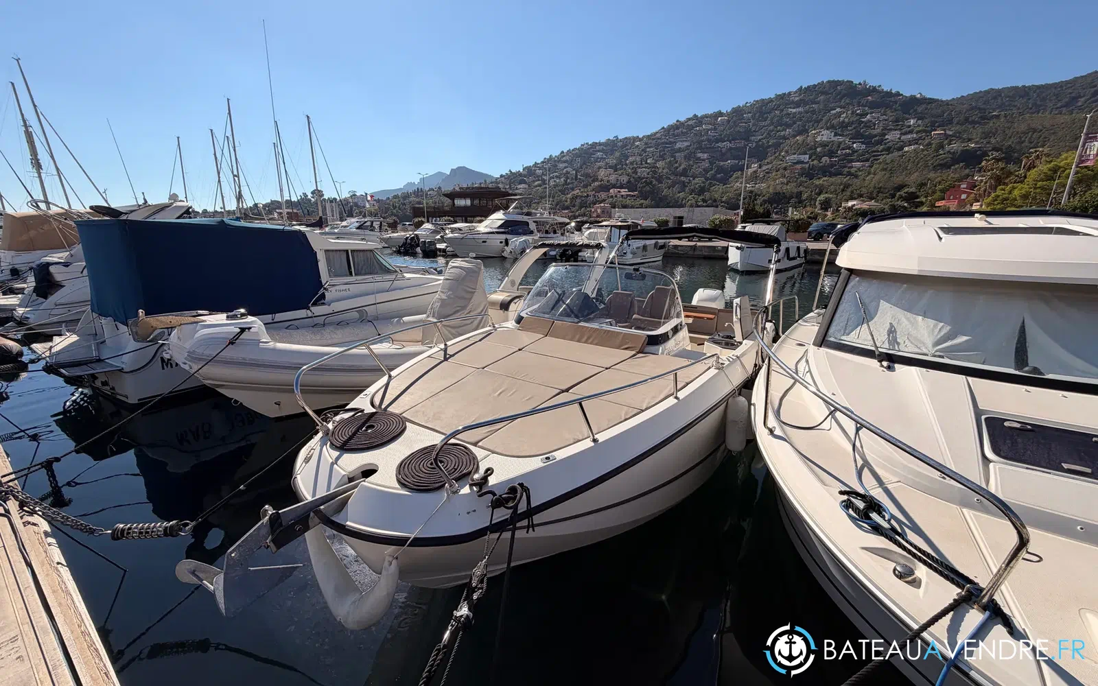 slider 8 Quicksilver Activ 755 Sundeck