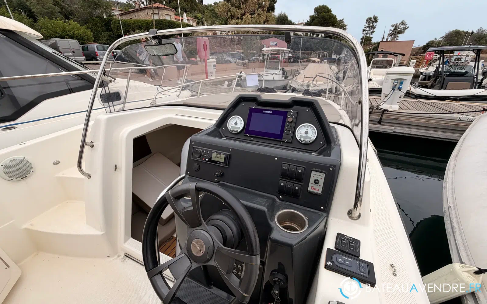 slider 28 Quicksilver Activ 755 Sundeck