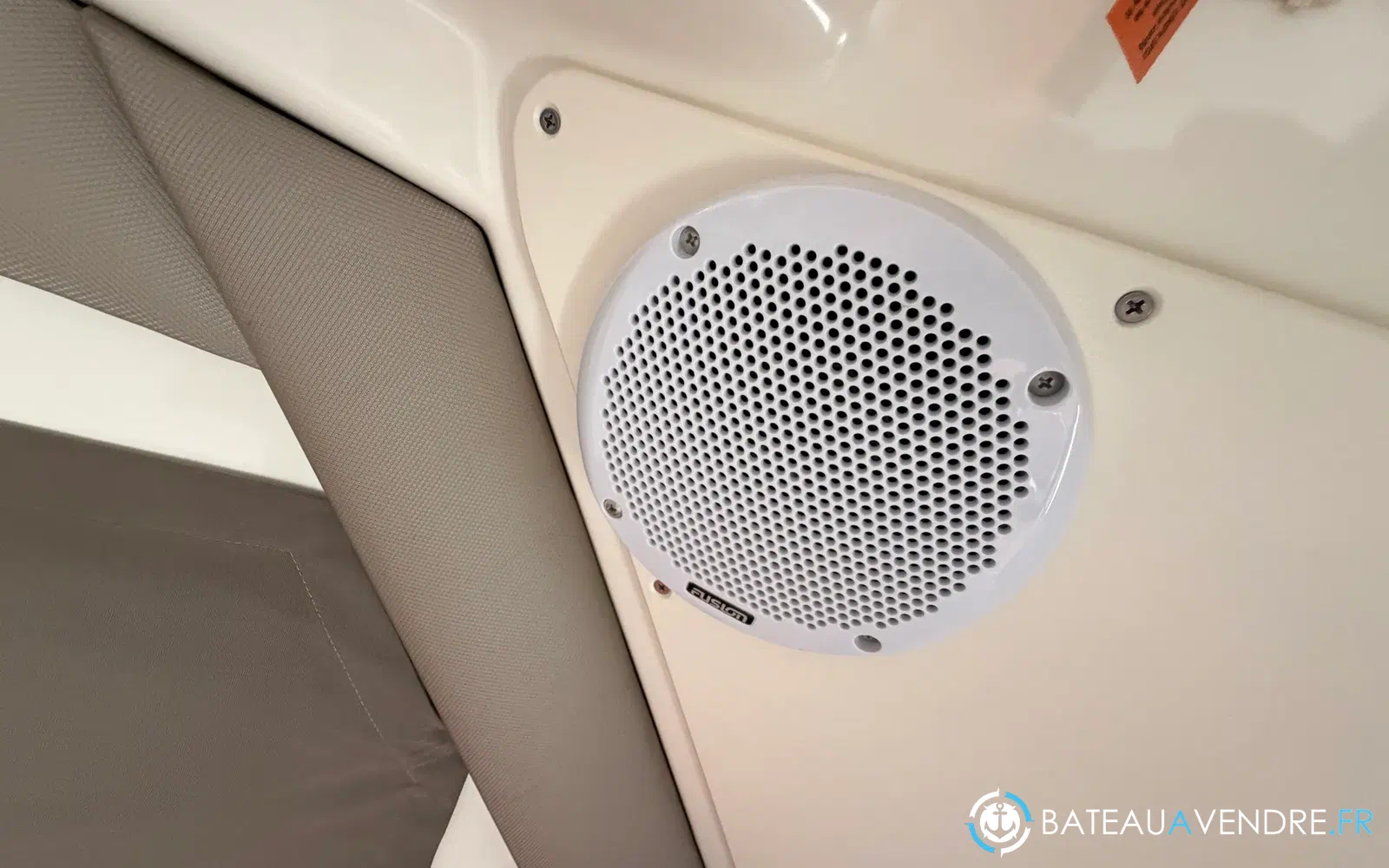 slider 19 Quicksilver Activ 755 Sundeck