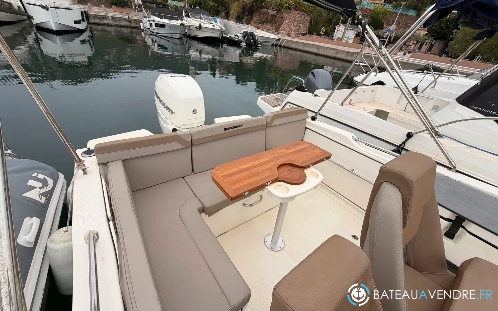 slider 11 Quicksilver Activ 755 Sundeck