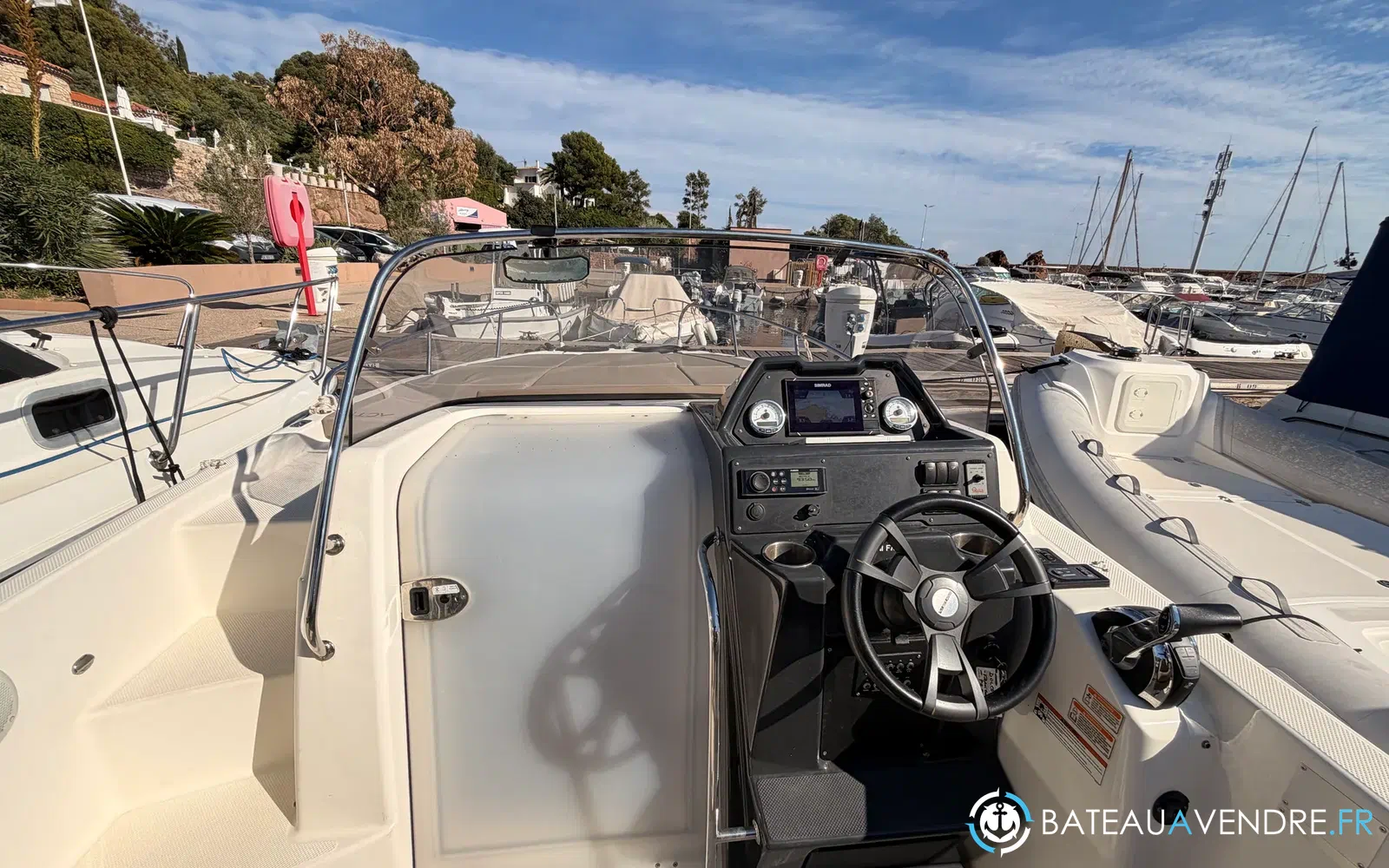 slider 22 Quicksilver Activ 755 Sundeck