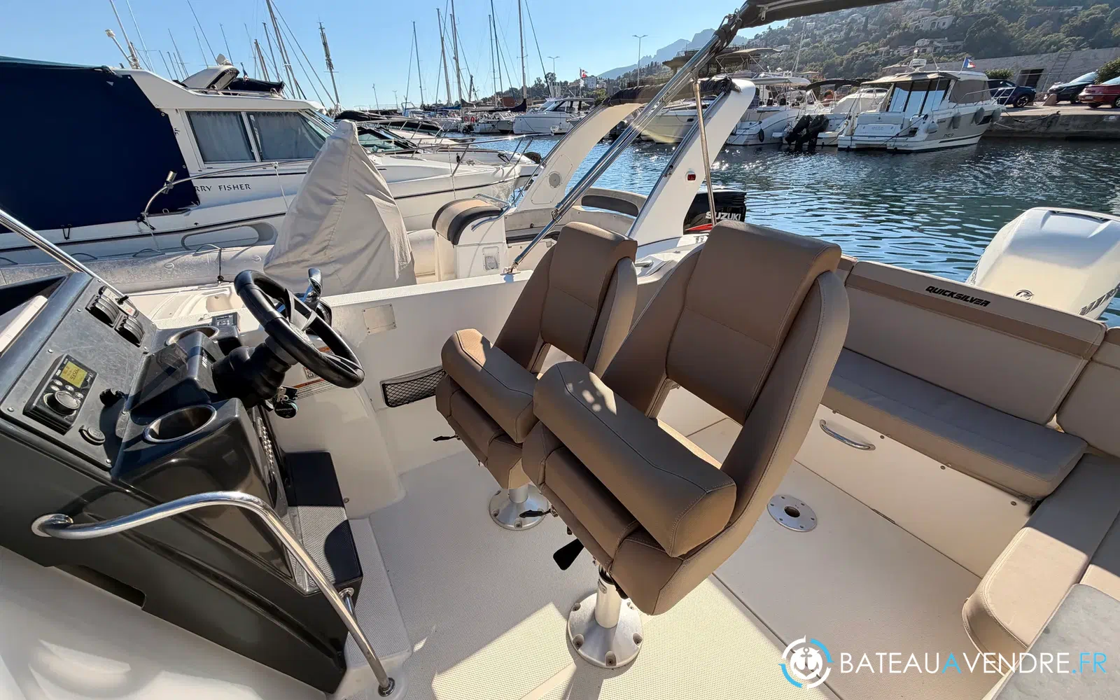 slider 27 Quicksilver Activ 755 Sundeck