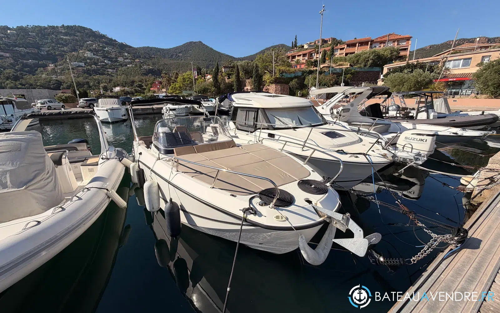 slider 29 Quicksilver Activ 755 Sundeck