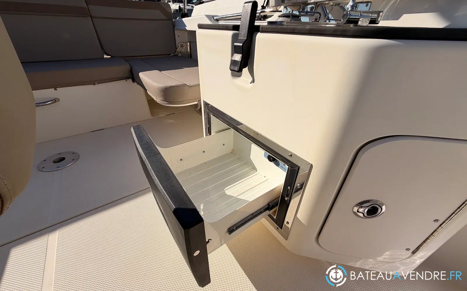 slider 31 Quicksilver Activ 755 Sundeck