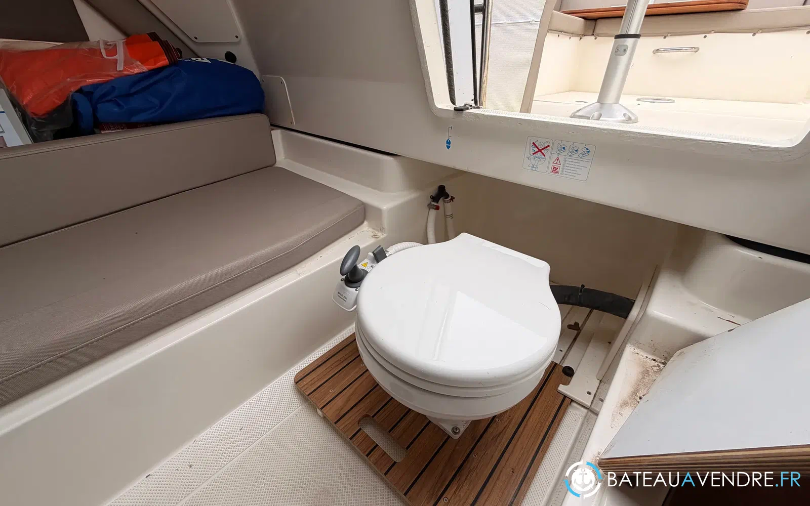 slider 22 Quicksilver Activ 755 Sundeck