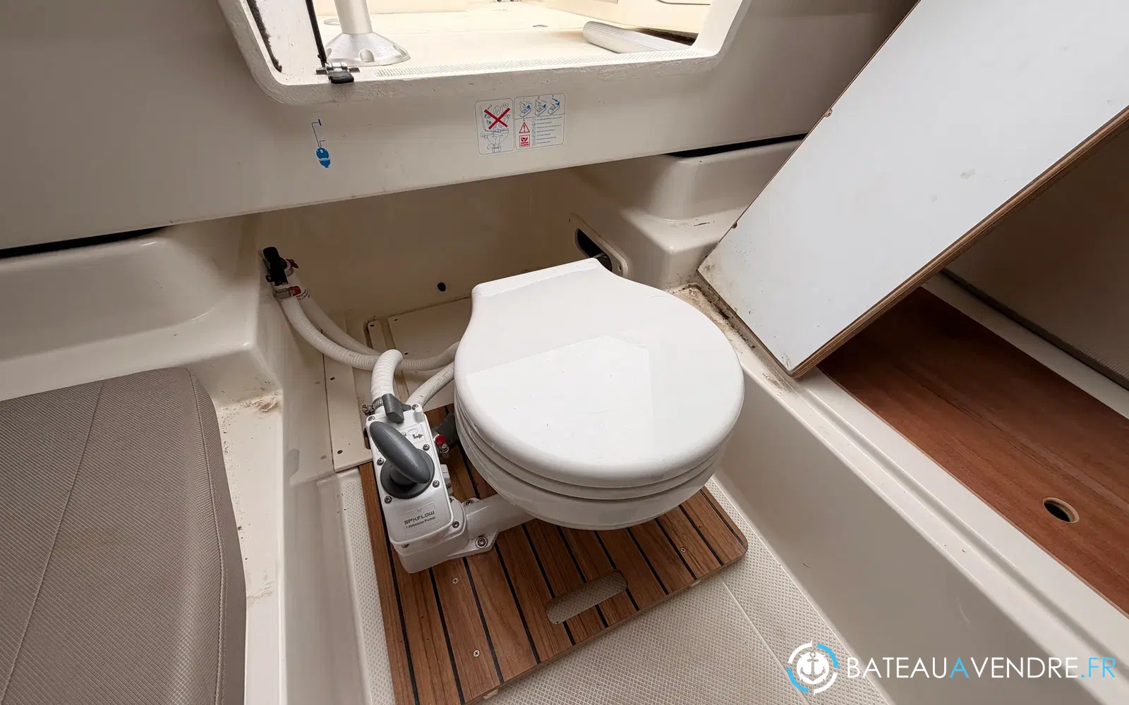 slider 23 Quicksilver Activ 755 Sundeck
